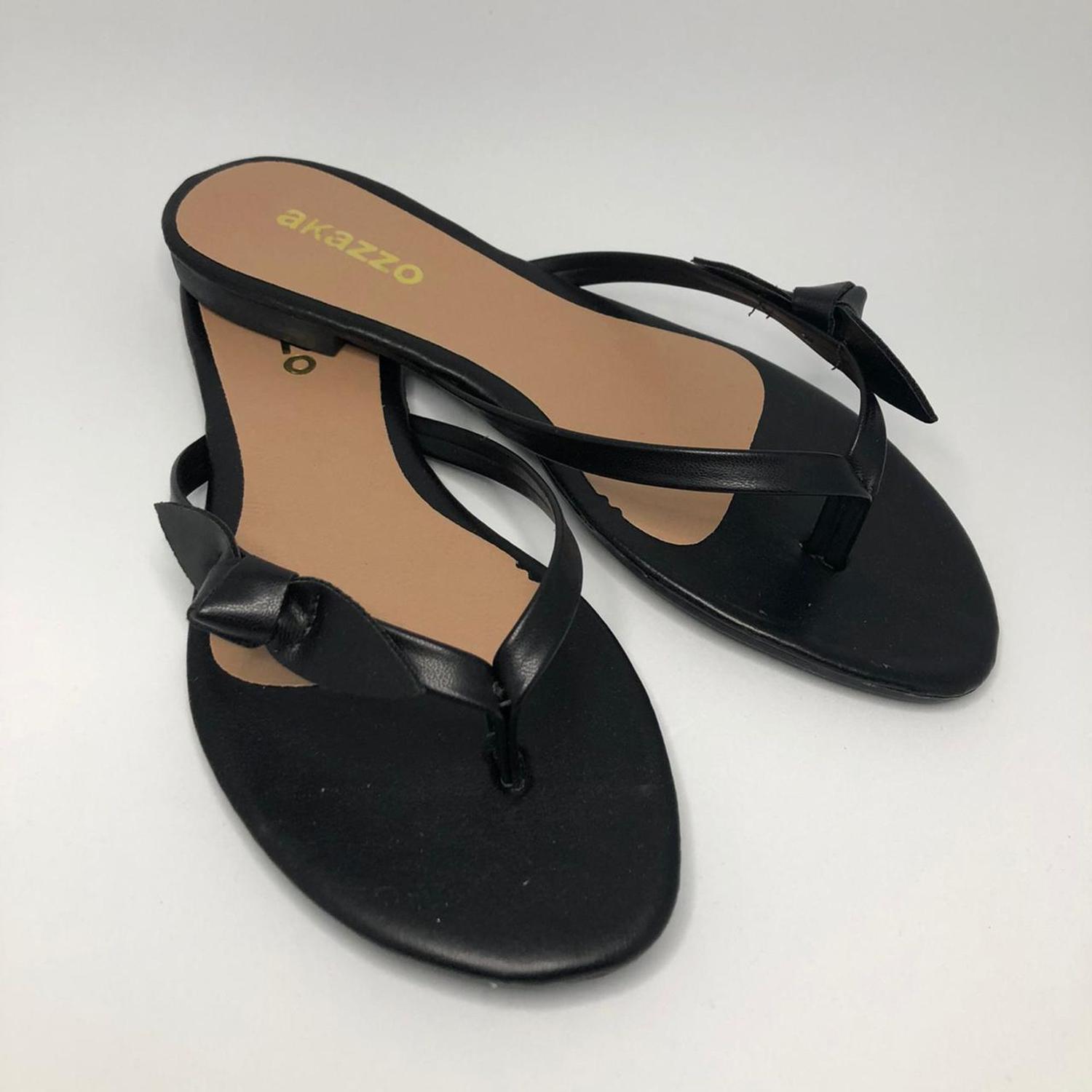 Rasteira Chinelinho Akazzo Preto 34 - Rasteirinha Feminina - Magazine Luiza