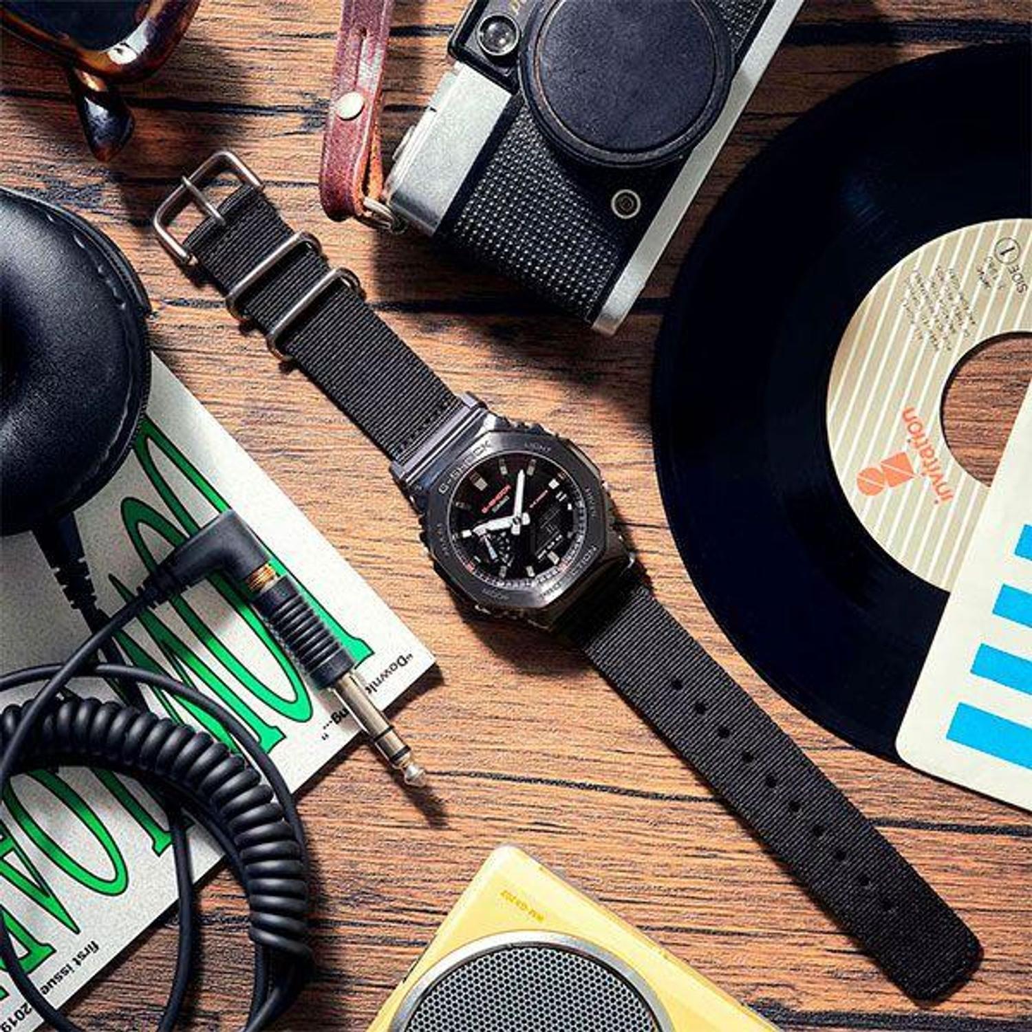 Imagem de Relógio Casio G-Shock Utility Metal GM-2100CB-1ADR