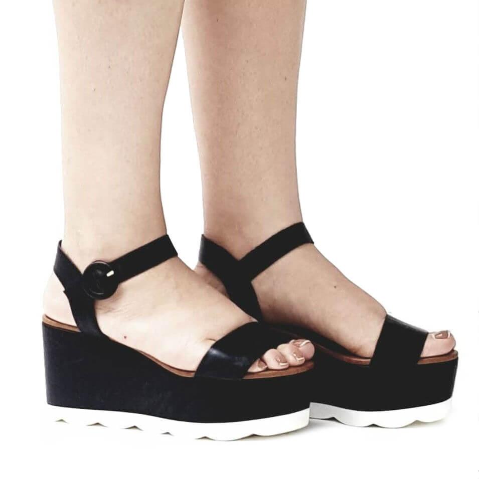 sandalia anabela tratorada