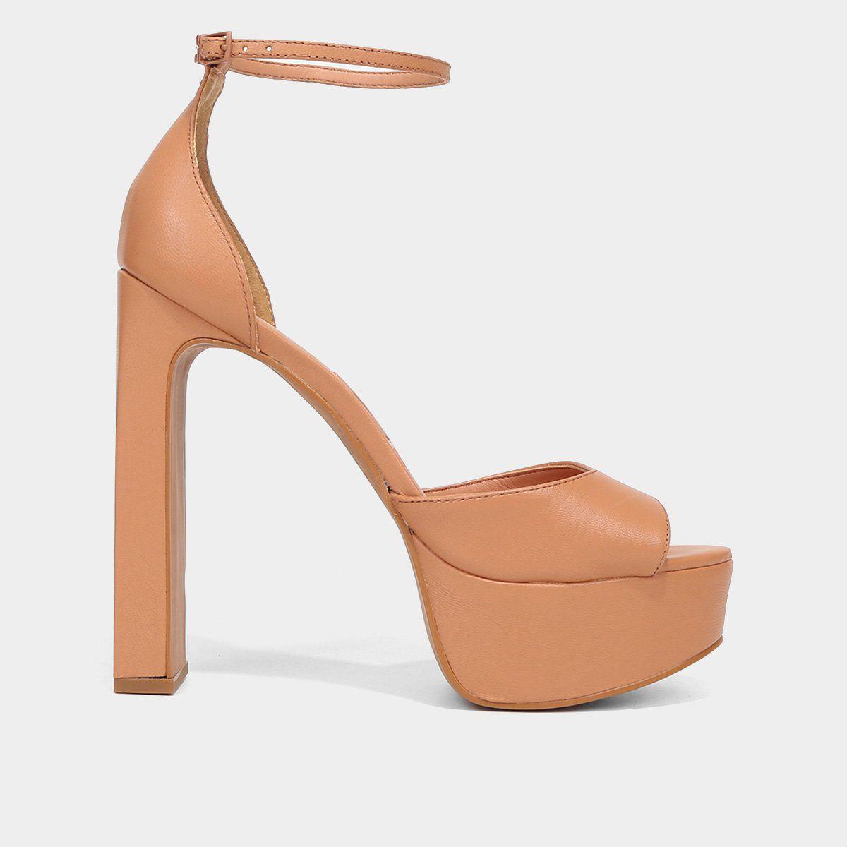 Meia Pata SandÃ¡lia Salto Grosso Sandália Meia Pata Couro Santa