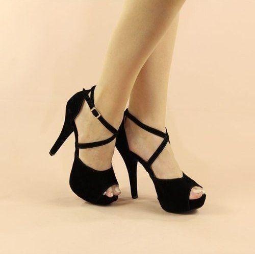 salto alto preto veludo