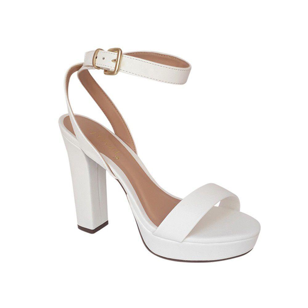 sandalia branca casamento