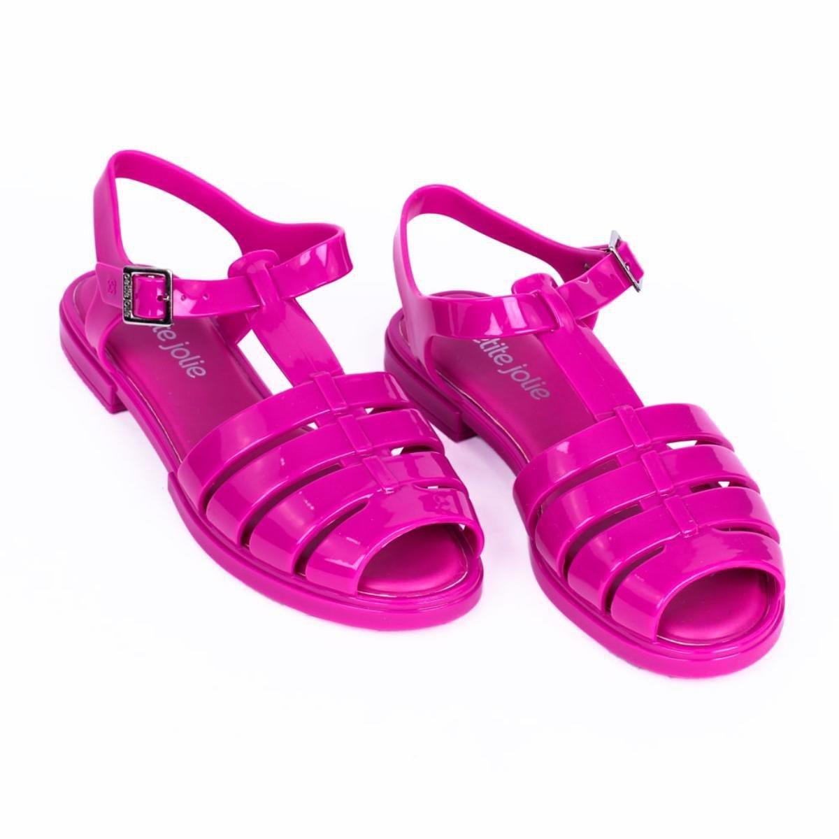 petite jolie sandalia infantil