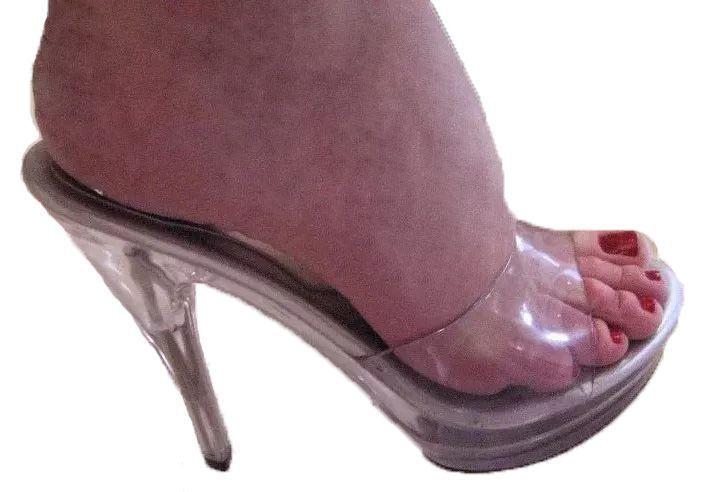 Sandalia Tamanco Transparente Acrilico Salto Alto Cristal - Gladishoes -  Tamanco Feminino - Magazine Luiza