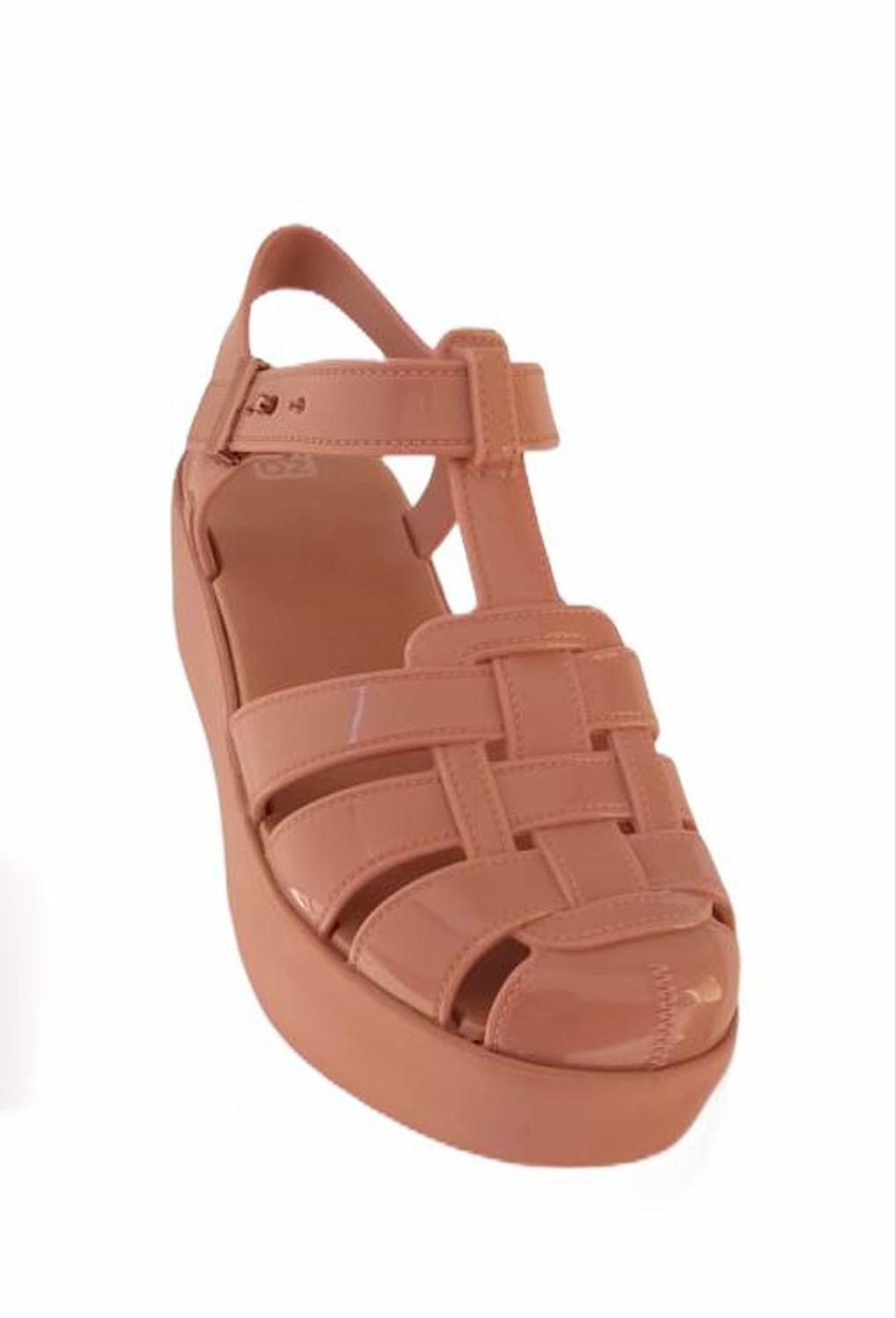 sandalias na cor nude