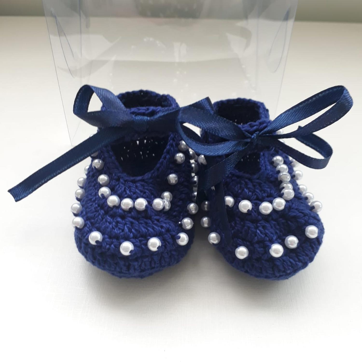 sapatinho de crochê para bebe feminino com aplique de mini pérolas azul  marinho - Artes da Cecil - Sapatinho de Bebê - Magazine Luiza