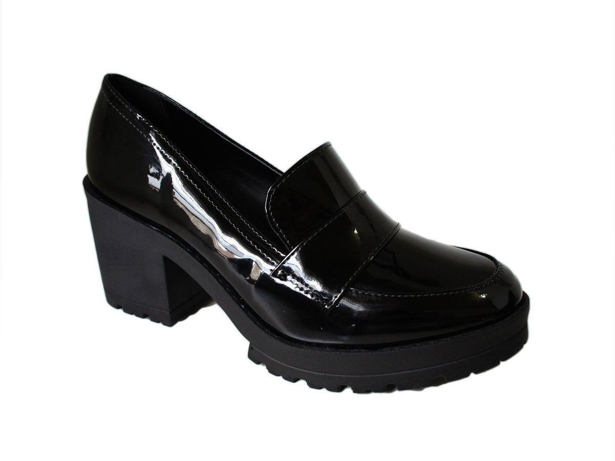 um salto 7 e um sapato 5