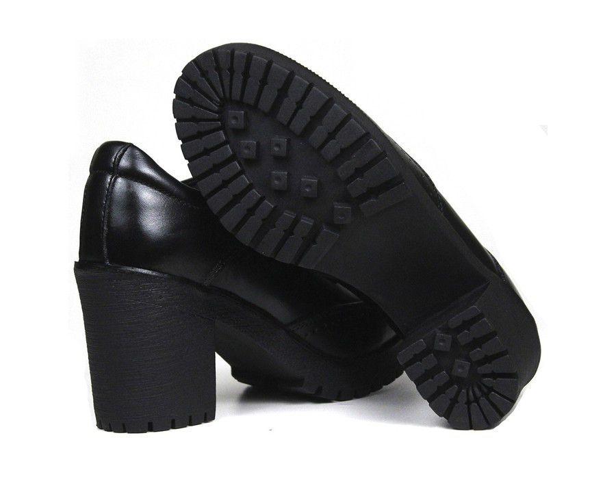 sapato estilo coturno