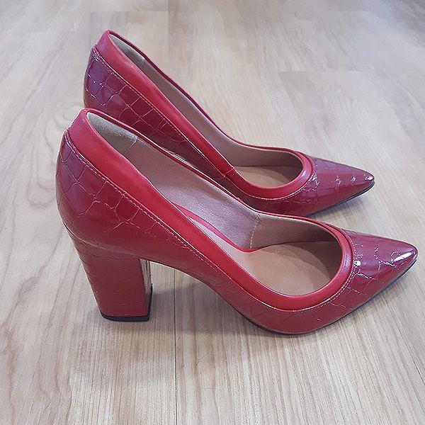 sapato vermelho verniz salto grosso