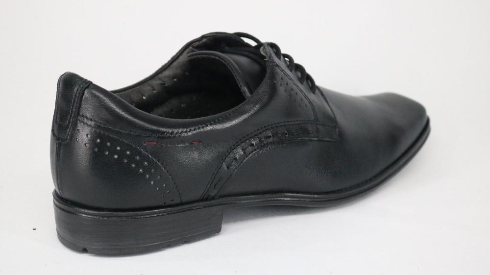 sapato social da marca pegada