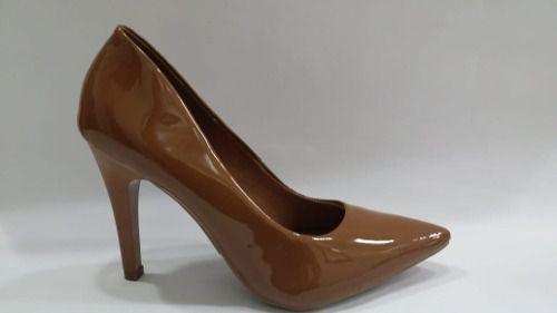 scarpin marrom verniz
