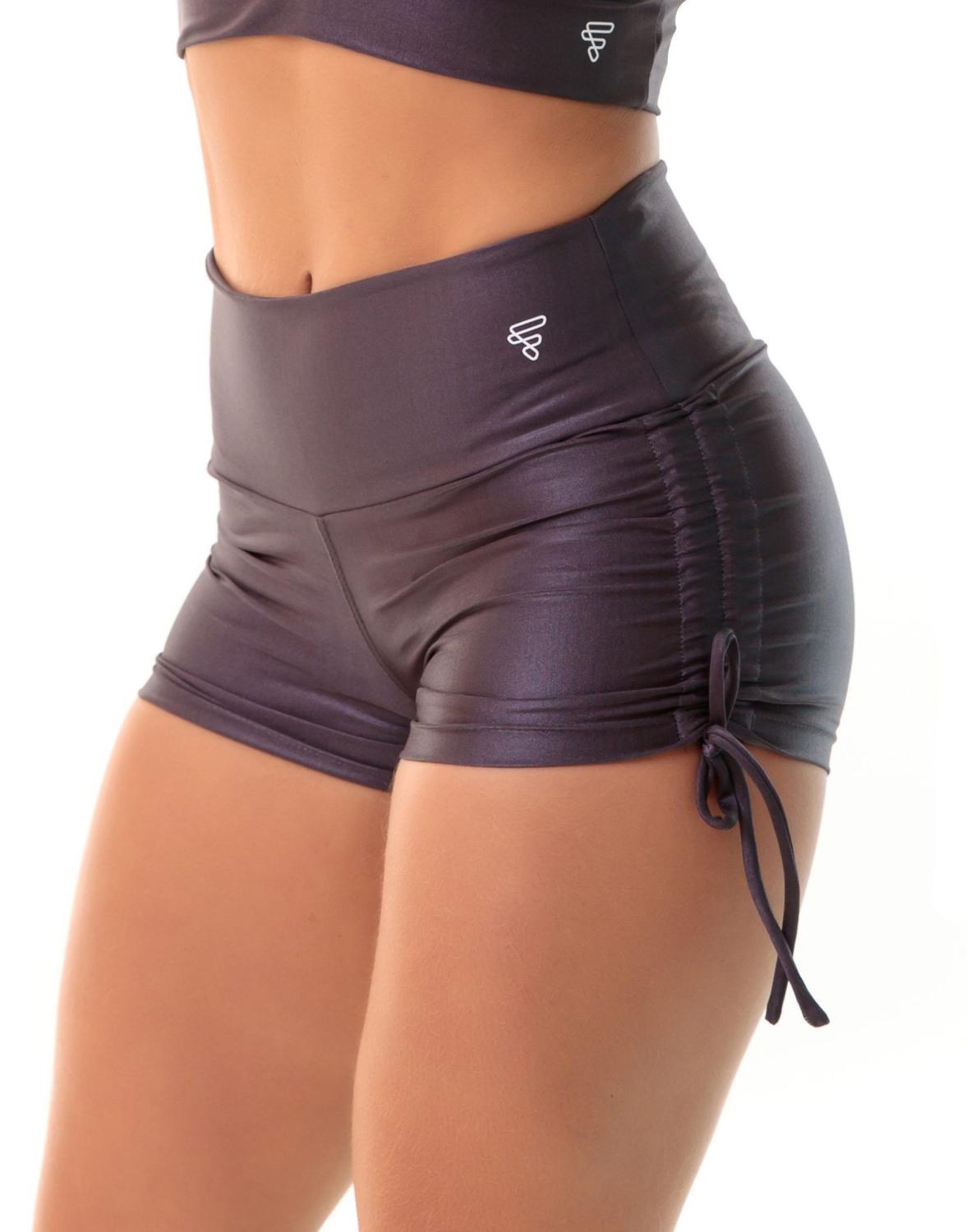 mini short curto
