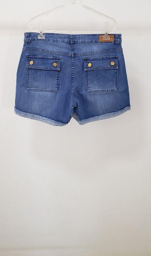 short jeans com ziper