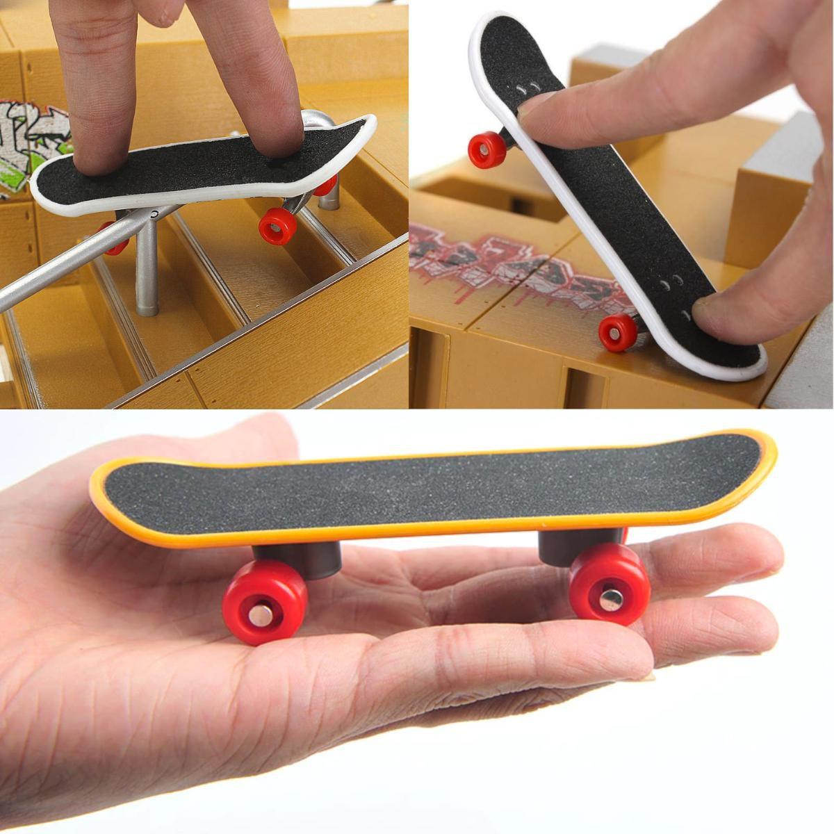 Kit 20 UN Brinquedo Skate De Dedo Com Rampa Obstáculo X-Trick