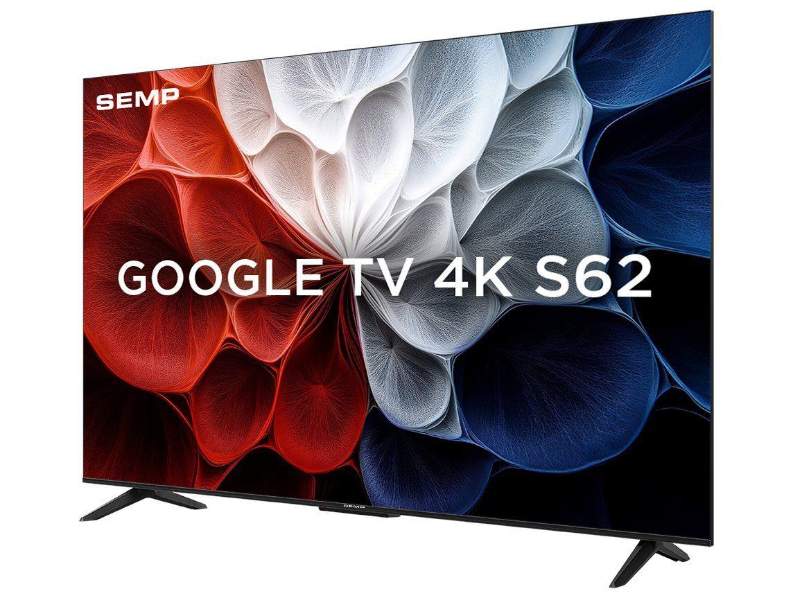 Vista em perspectiva da Smart TV SEMP 55 polegadas 4K Google TV S62, mostrando sua tela e design.