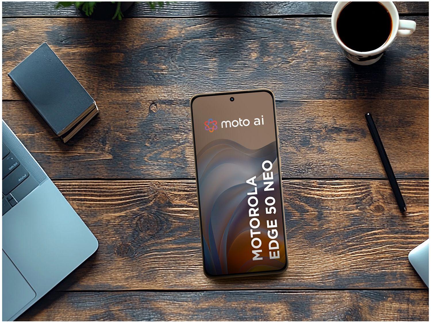 Smartphone Motorola Edge 50 Neo 256GB Latte (Marrom) 5G 8GB RAM 6,4" Câm. Tripla + Selfie 32MP