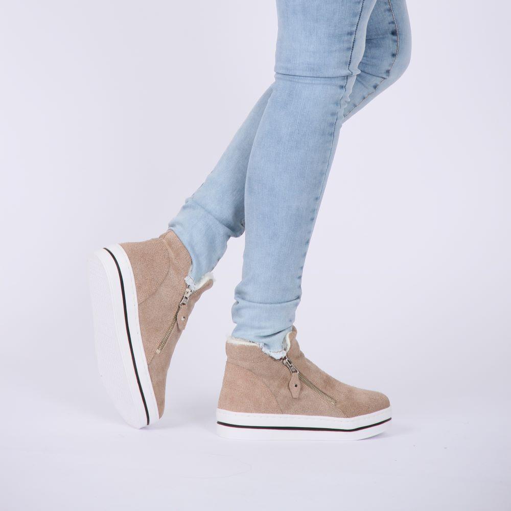 Tênis Bota em Camurça Bege Forrado de lã Italeoni - Italeoni Calçados -  Outros Moda e Acessórios - Magazine Luiza