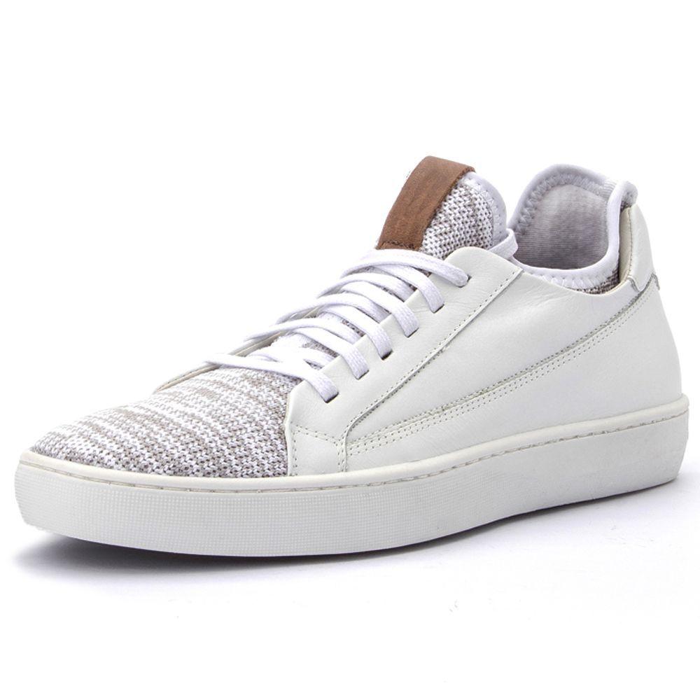 tenis branco estiloso