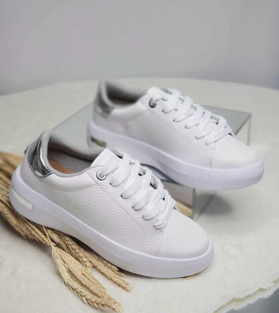 tenis vizzano branco com prata