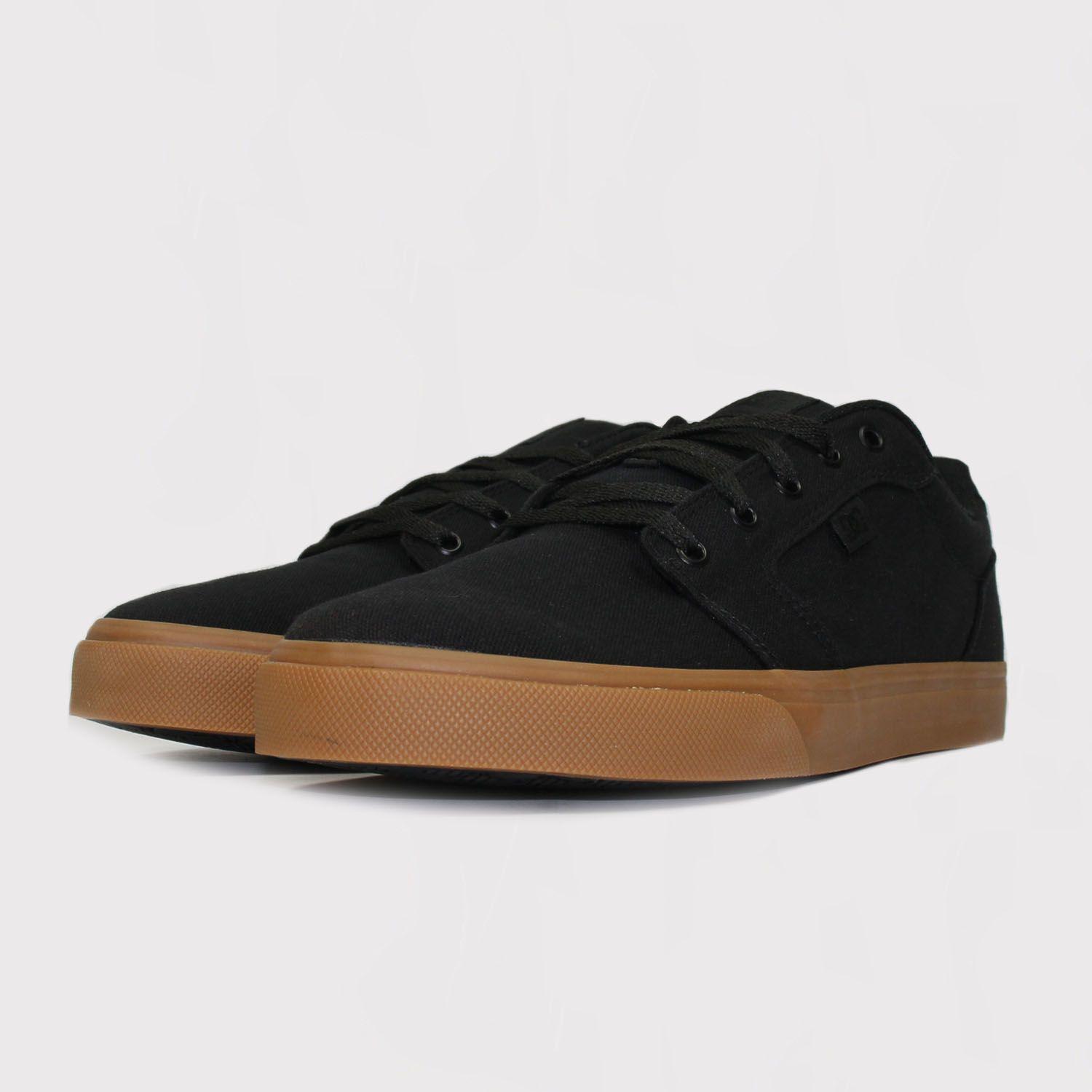 tenis dc feminino preto e branco