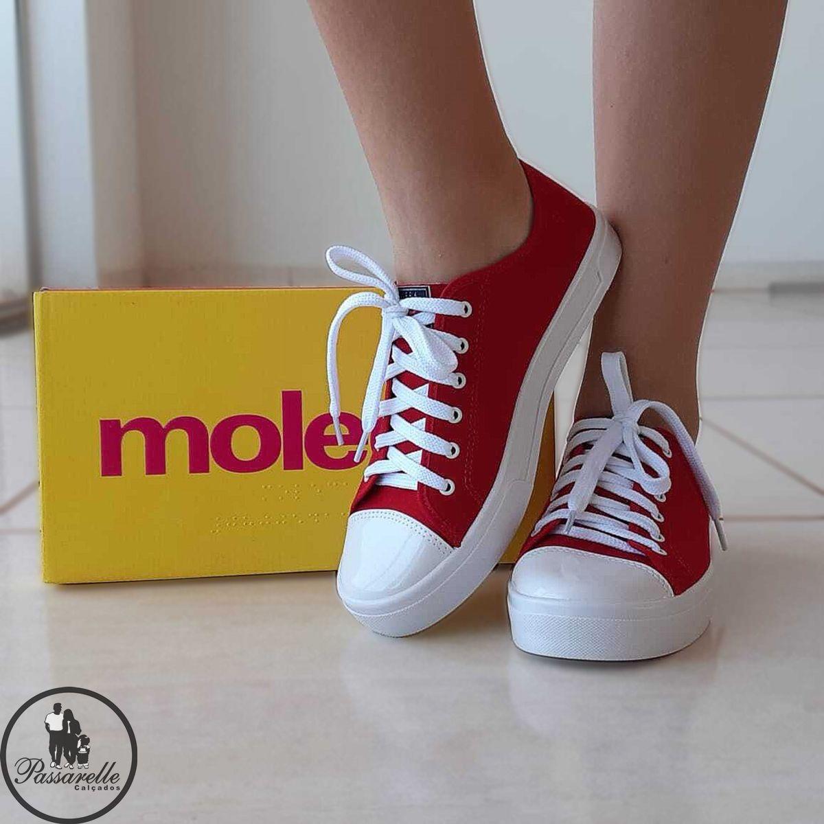 tenis moleca branco e vermelho