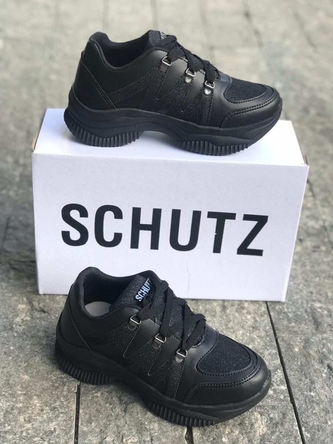 tenis preto feminino schutz