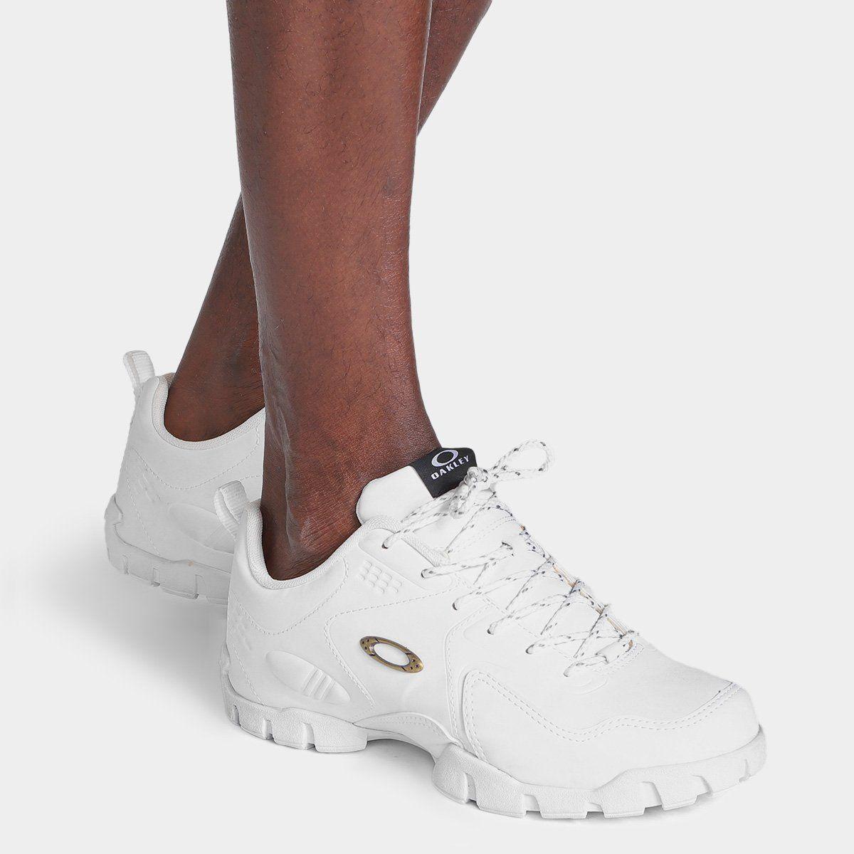 Oakley Stratus Tenis Oakley Branco E Preto Tênis Oakley Stratus - Main Image