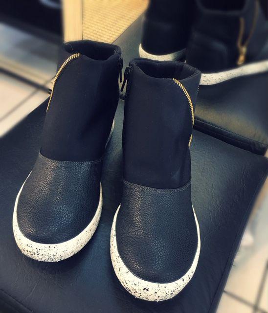 Tênis orcade preto salto embutido zíper 065552 - Outros Moda e Acessórios -  Magazine Luiza