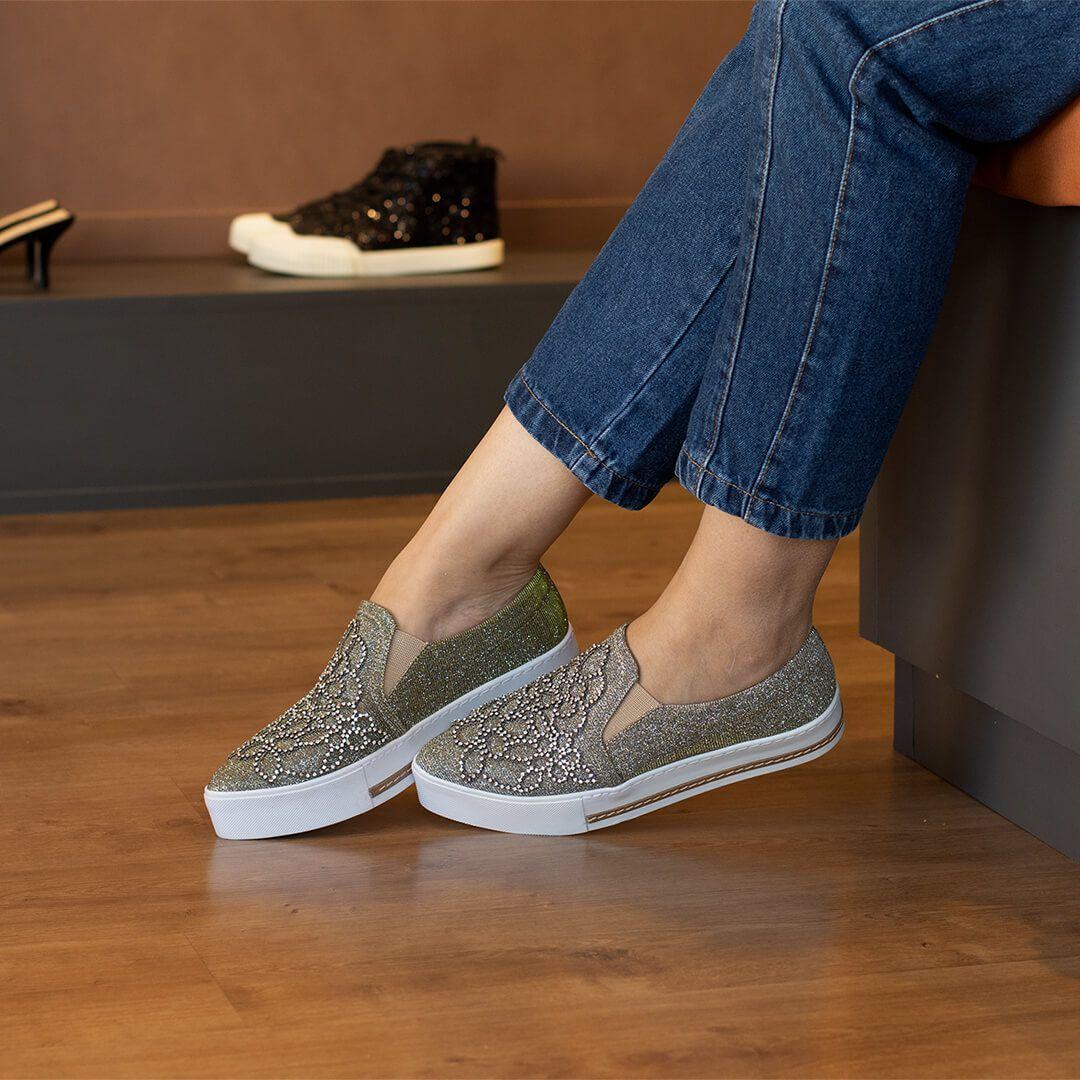 TÊNIS SLIP ON BICO FINO TECIDO BRILHO PEDRARIA - 39