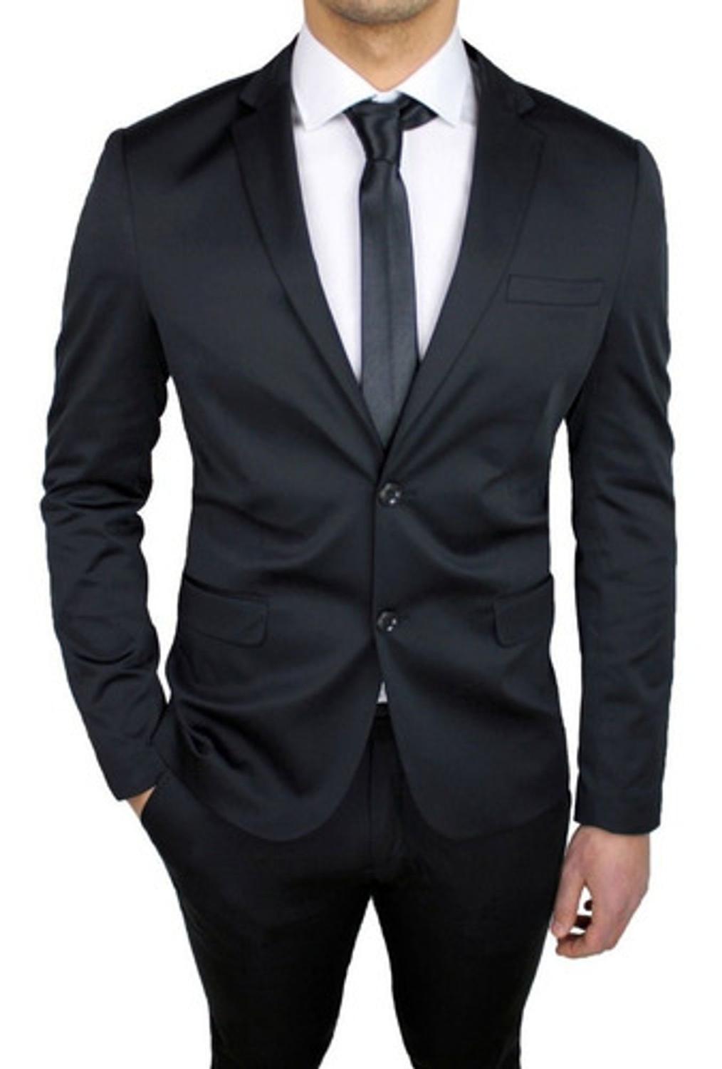 terno e blusa preta