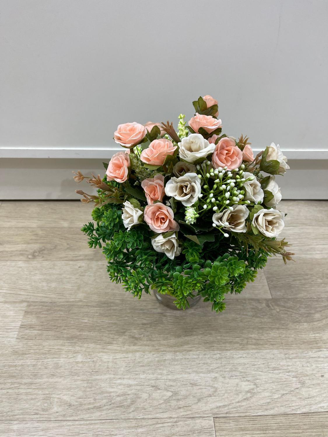 Vaso de flores com flores pequenas - Angelafortulino - Vasos para plantas -  Magazine Luiza