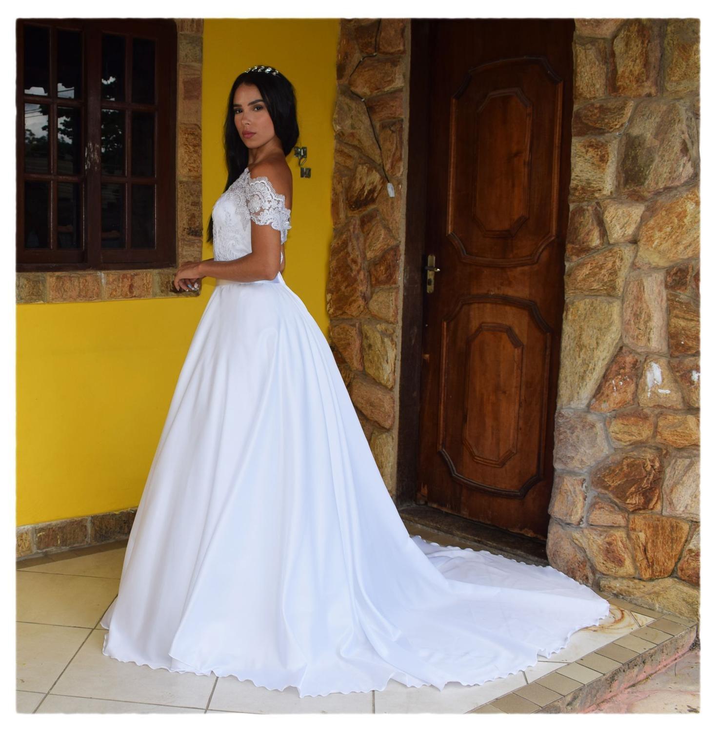 Vestido De Noiva ou 15 anos com saia princesa sem cauda Decote e Tule -  PARTYLIGHT ATELIER DAS NOIVAS - Vestido de Noiva - Magazine Luiza