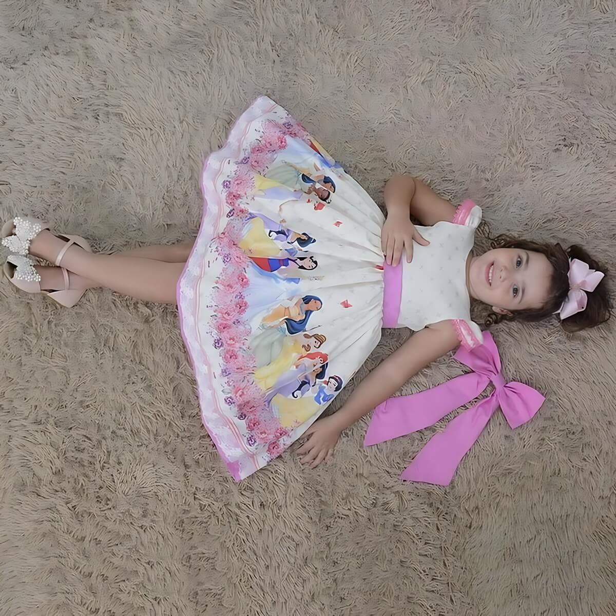 Vestido infantil tema das princesas com laço nas costas Moderna - Technical View