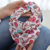 Babador Bandana Impermeável com Regulagem Tricoline e Malha Docinhos Coloridos - Mais que baby