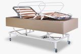 Cama Hospitalar Motorizada com Elevação do Leito Medical-Confort Pilati c/ Colchão Original Pilati c/ Rodas c/ Grades Cor Bege