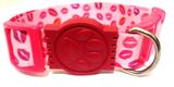 Coleira Seda 25Mm Rosa Estampa De Beijinhos (32Cm49Cm) - Nica pet