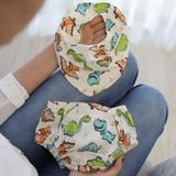 Conjunto Tapa Fralda e Babador Bandana Impermeável com Regulagem Tricoline Bebê Dinossauros Laranja Azul e Verde - Mais que baby