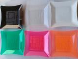 Kit Festa Com 30 Pratos Sobremesa + 30 Copos 300 Ml + 15 Bandejas G - Cores Sortidas - Descarfest