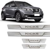 Kit Soleira Aço Inox Reta Nissan Kicks 2016 a 2018 Escovado Grafia Marrom 4 Peças Excelente Fixação - Marçon