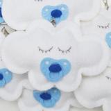 Lembrança Chaveiro Feltro Nuvem com Laço e Chupeta Azul - Mais que baby