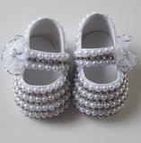 Sapatinho Infantil Pérolas e Strass Branco - Sônia enxovais