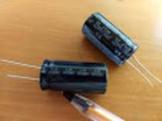 10 pçs - Capacitor Eletrolítico 4700ufx35v - 18x30mm 10 pçs - Capacitor Eletrolítico 4700ufx35v - 18x30mm