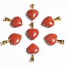 10 Pingentes Mini Coração de Jaspe Vermelho Natural com Banho Dourado - Atacado
