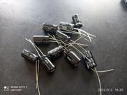 1x Capacitor Eletrolítico 1000uf/10v 85 8x14mm Hitano