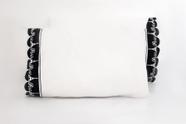 2 Fronhas King 50cmx70cm 100% Algodão 200 Fios Barrado Bordado Branco no Preto