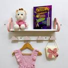 2 Prateleiras coração rosa e 2 cabideiros infantil formatos
