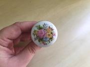 (2pçs) Puxador Porcelana Rosa & Floral Moveis 35mm 85-07 (2pçs) Puxador Porcelana Rosa & Floral Moveis 35mm 85-07