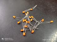 2x Capacitor Tantalo 3,3uf/16v 10% Serie 8900
