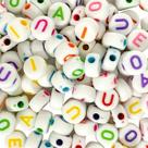 600 Missangas de Letras Só Vogais Entremeio Miçangas Para Pulseira Infantil Colar Tornozeleira Biju