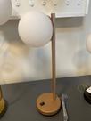 Abajur de mesa Rose Fosco com esfera leitosa - OldArtisan